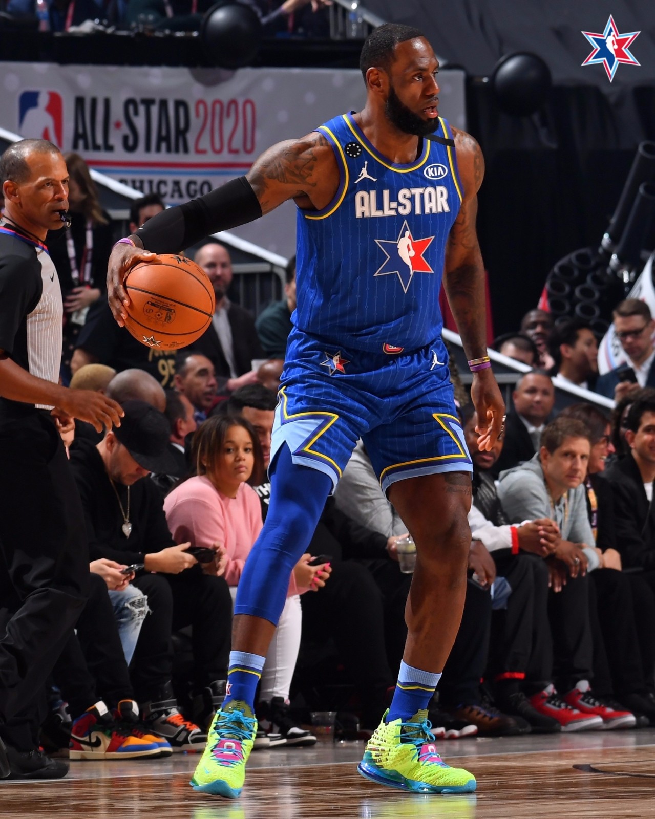 今晚全明星赛焦点战，上海久事门线救险，球迷炸锅，数据趋势出现新变化