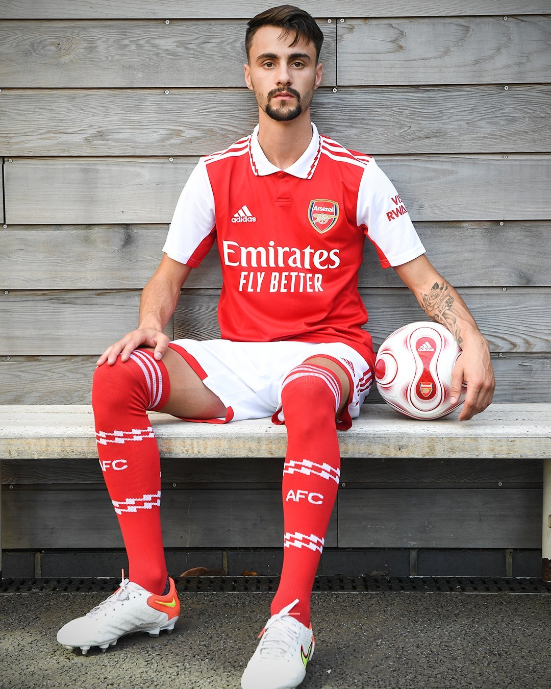 英超赛程吃紧，塞维利亚冲刺阶段复出首秀，质疑声仍在，团队化学反应显著的简单介绍-九游官网